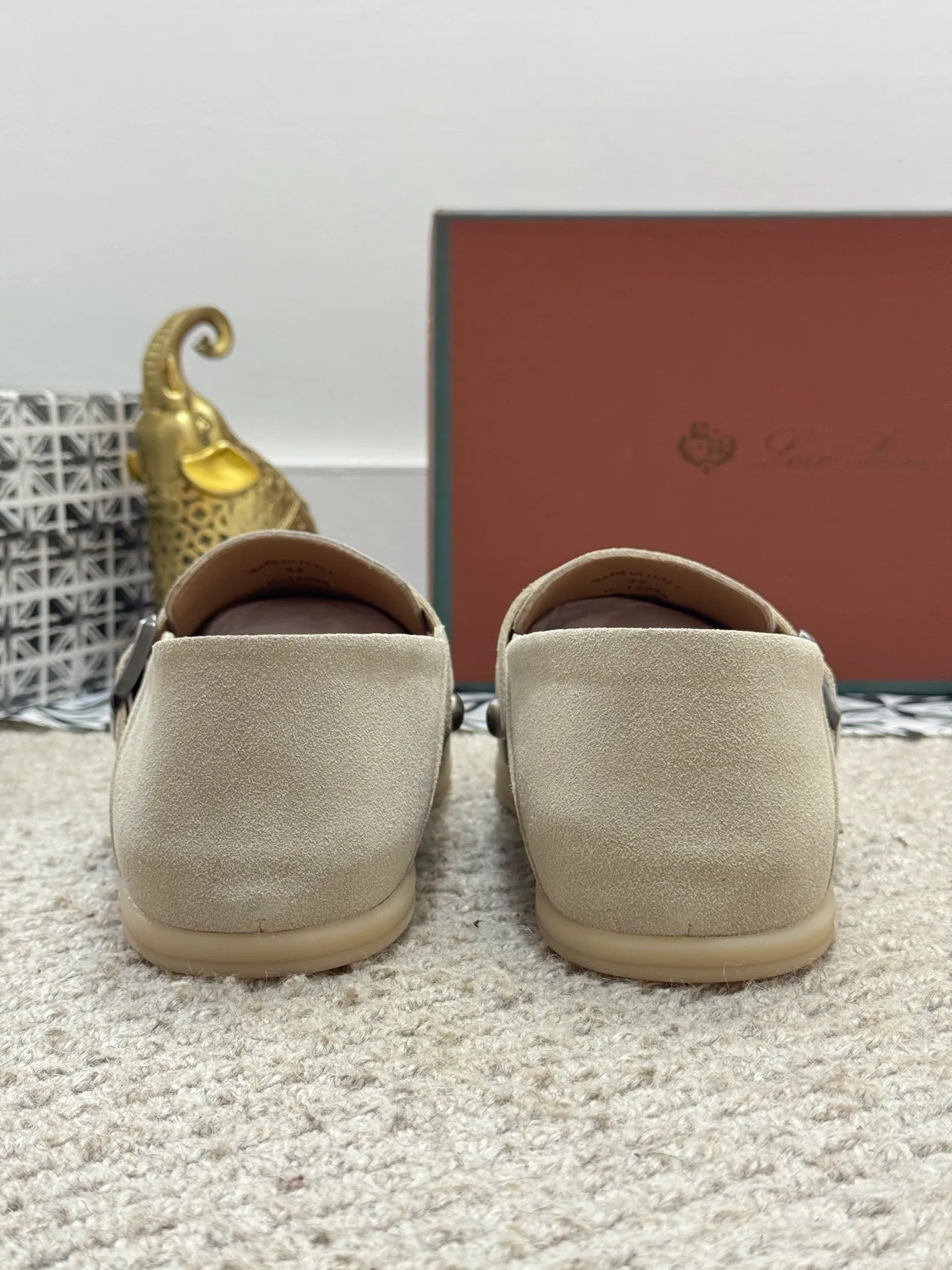 Men's men's shoes 💰420 [New style] 🍓🍓Loro Piana - LP's new moccasin shoes are made of water-repellent treated suede uppers with rubber soles, a classic. The complex craftsmanship and meticulous structure make the shoes light and soft, allowing you to walk comfortably and freely. Perfect for wearing at the beach or out in the water during the summer. Size: 38-44 (45 customized